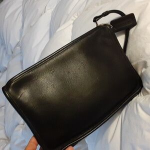 Vtg Coach Black Leather Pouch  #9972  Bag